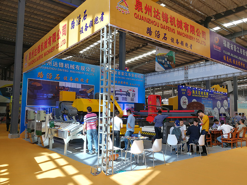 هناك ثلاث مراحل في مخطط الخدمة لدينا