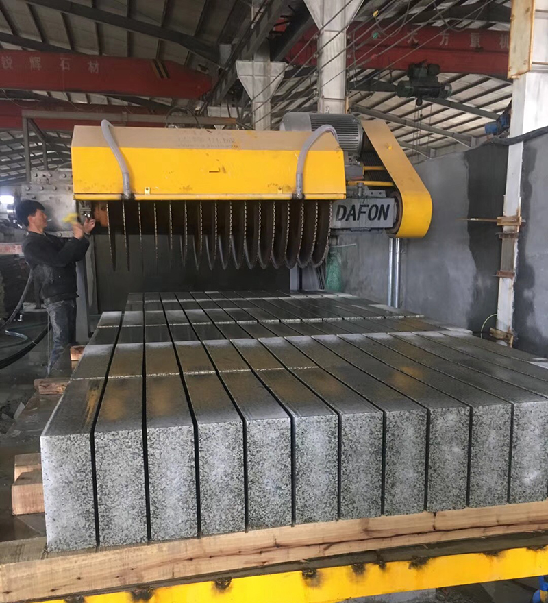 ما هو مجال التطبيق لآلة قطع الألواح الحجرية؟