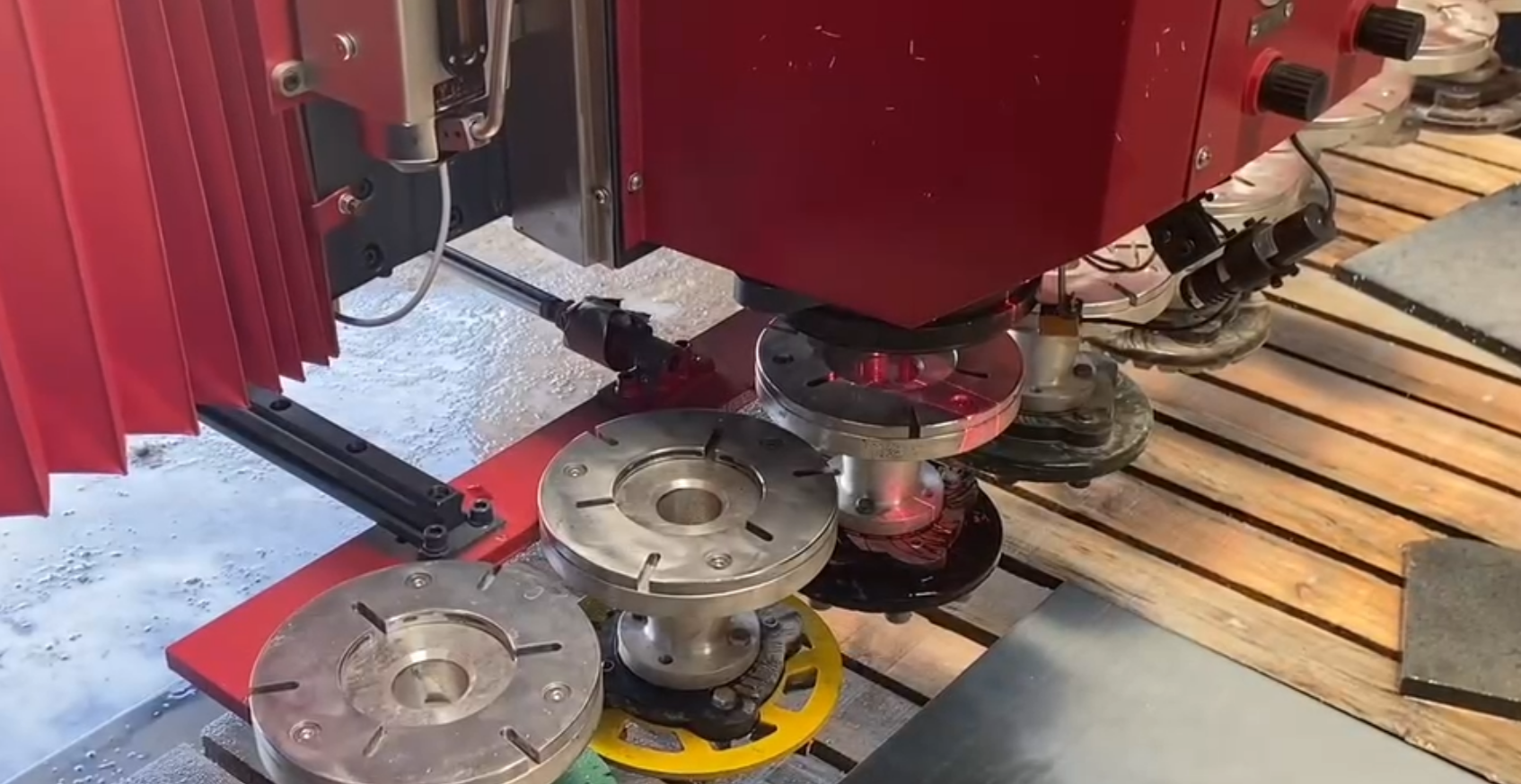 آلة تلميع الجسر